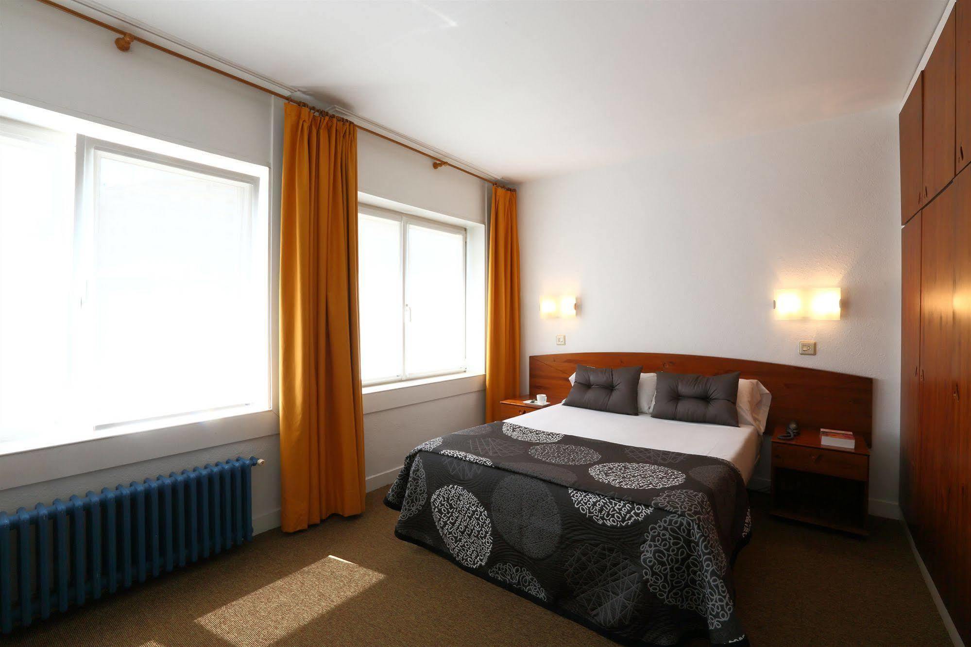 Hotel Record ซานเซบาสเตียน ภายนอก รูปภาพ